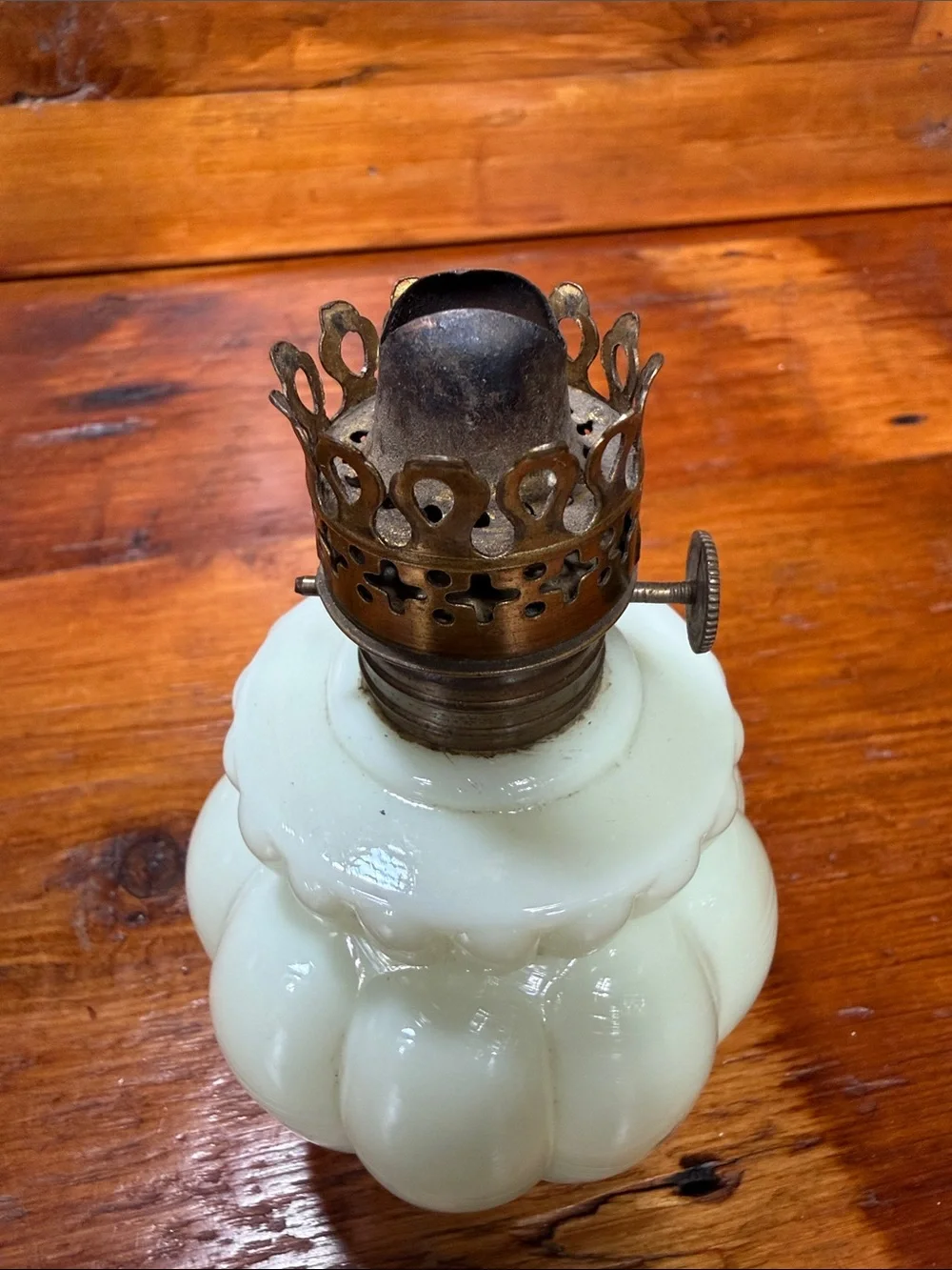🌿Rare Antique (Glows) “Custard Glass” Oil Lamp with Brass Accents